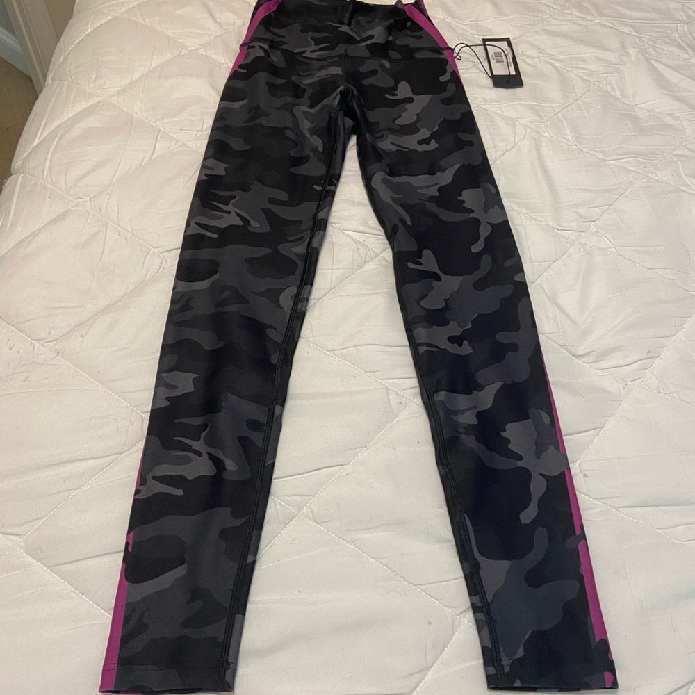 Wear It To Heart Camo Leggings